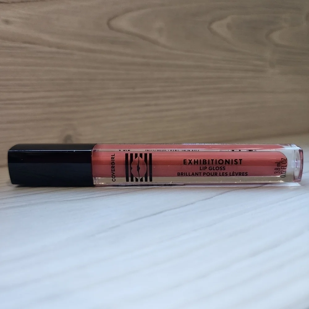 Covergirl EXHIBITIONIST lip gloss 